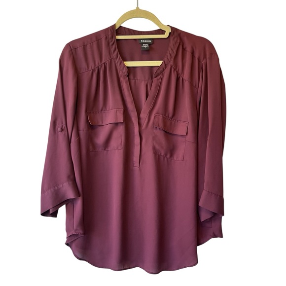 Torrid Harper 1 blouse 1X Burgundy V-neck 3/4 Roll tab sleeve Pockets Womens top - Picture 1 of 8